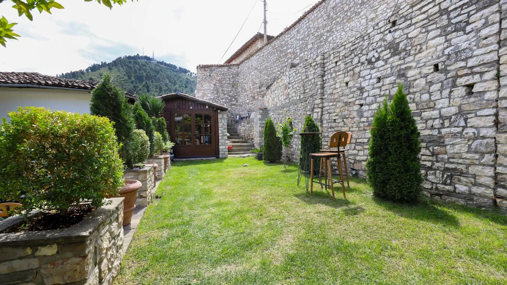 Villa Elmar Berat Szálloda
