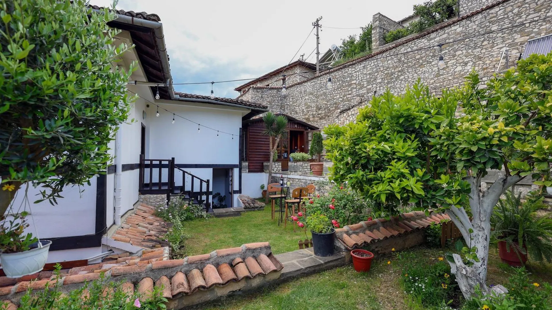 Villa Elmar Berat 4*,  Albanien